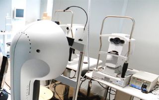 service ophtalmologie avec équipements modernes