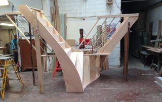 conception d'un escalier dans l'atelier de la menuiserie Deroux