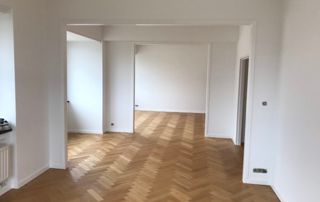 appartement rénové avec parquet et peinture