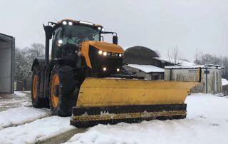 travaux sous la neige