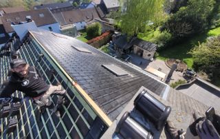 pose de tuiles en béton