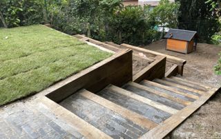 aménagement de jardin en pente avec paliers terrasses