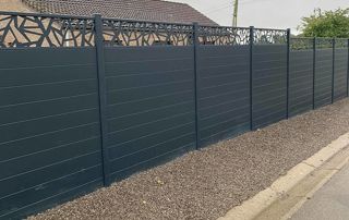 clôture de jardin en aluminium vert foncé