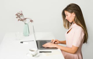 Comment s’habiller quand il fait chaud au bureau ?