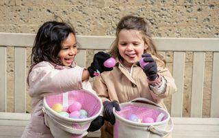 chasse aux oeufs enfants