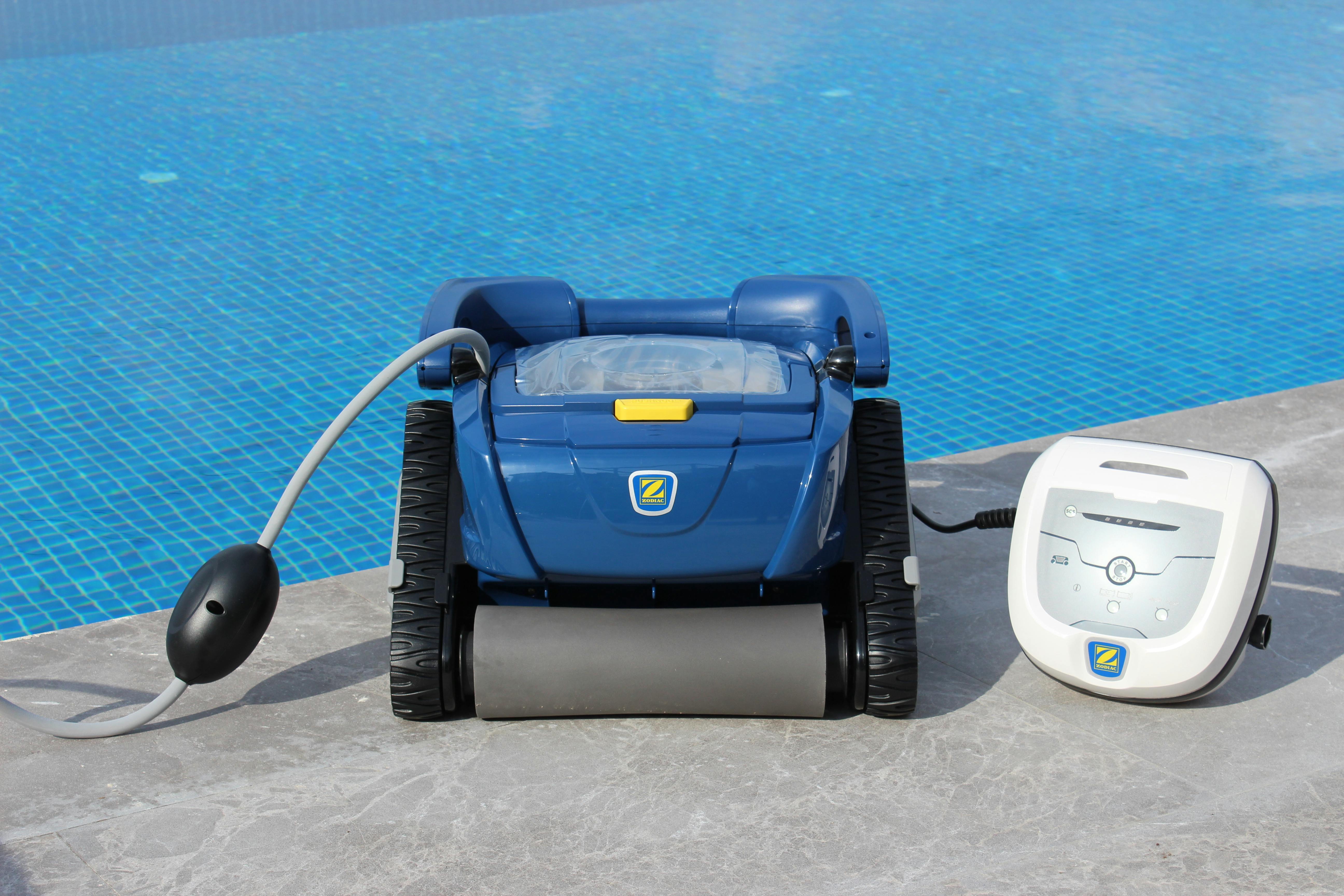 robot nettoyeur de piscine