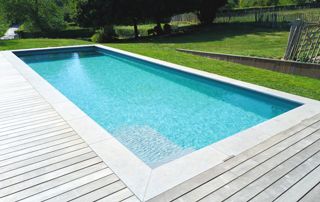 piscine traditionnelle - Blue Factory