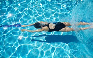 nageuse plongeon piscine